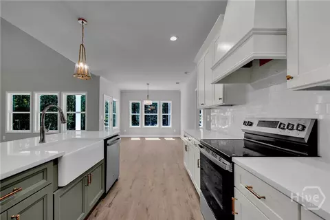 Kitchen - 105 Carlan Rd, Commerce, GA 30530 photo 5 of 6