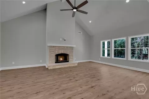 Living - 105 Carlan Rd, Commerce, GA 30530 photo 3 of 5