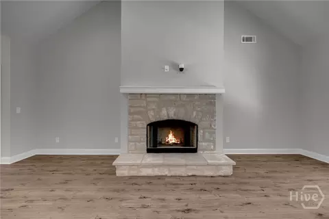 Living - 105 Carlan Rd, Commerce, GA 30530 photo 5 of 5