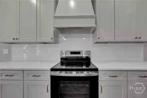 Kitchen - 105 Carlan Rd, Commerce, GA 30530 photo 2 of 6