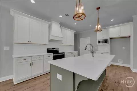 Kitchen - 105 Carlan Rd, Commerce, GA 30530 photo 4 of 6