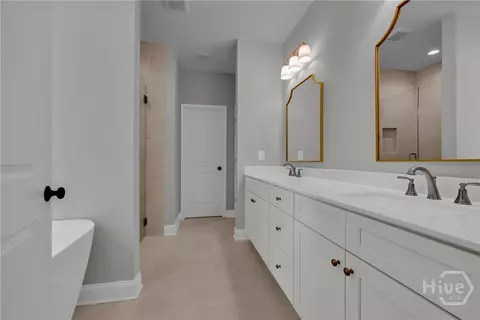 Bath - 105 Carlan Rd, Commerce, GA 30530 photo 7 of 14