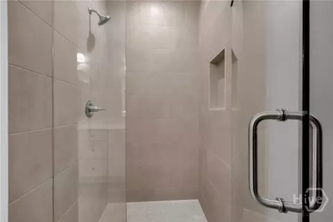 Bath - 105 Carlan Rd, Commerce, GA 30530 photo 2 of 12