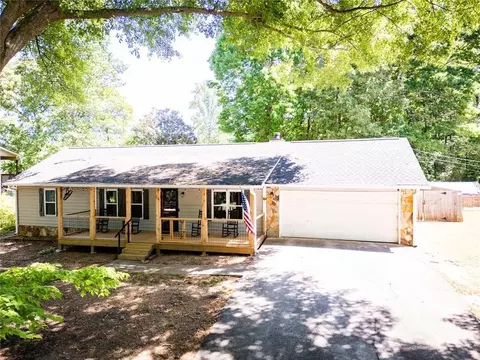 3997 Stacy Ln, Snellville, GA 30039