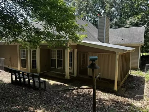 Exterior - 260 Westgate Dr, Athens, GA 30607 photo 2 of 5