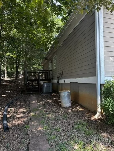 Exterior - 260 Westgate Dr, Athens, GA 30607 photo 4 of 5