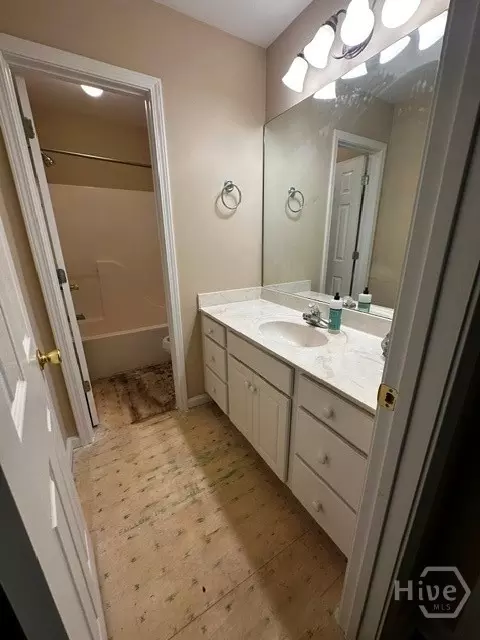 Bath - 260 Westgate Dr, Athens, GA 30607 photo 1 of 3