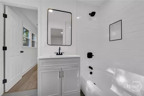 Bath - 140 Benjamin Dr, Athens, GA 30606 photo 3 of 4