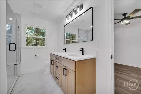 Bath - 140 Benjamin Dr, Athens, GA 30606 photo 1 of 4