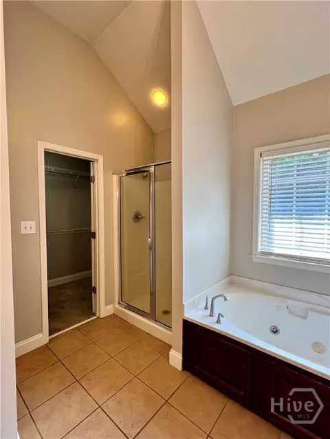 Bath - 75 Kristin Ct, Colbert, GA 30628 photo 3 of 6