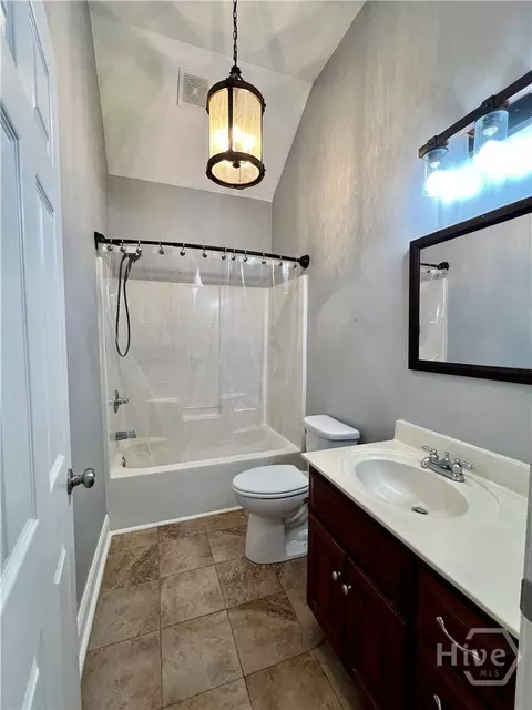 Bath - 75 Kristin Ct, Colbert, GA 30628 photo 6 of 6