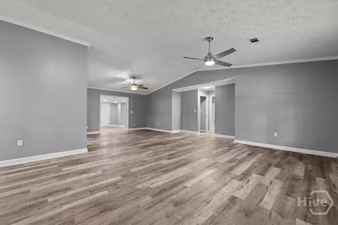 Living - 566 Shadowmoor Cir, Thomson, GA 30824 photo 2 of 4
