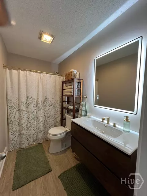Bath - 476 Clover Ave, Comer, GA 30629 photo 2 of 2