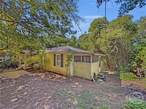 Exterior - 1748 Broad St E, Athens, GA 30601 photo 7 of 9