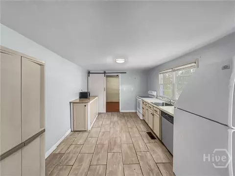 Kitchen - 1748 Broad St E, Athens, GA 30601 photo 1 of 3