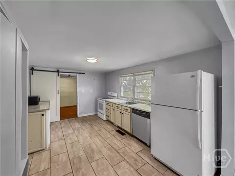 Kitchen - 1748 Broad St E, Athens, GA 30601 photo 2 of 3