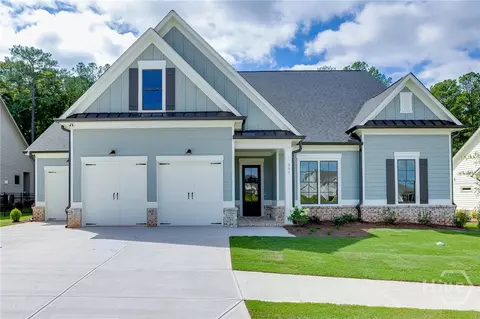 357 Lake Vista Dr, Statham, GA 30666