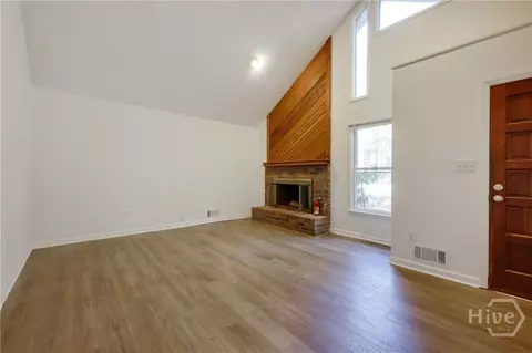 Living - 110 Flannigans Pl, Athens, GA 30605 photo 2 of 5