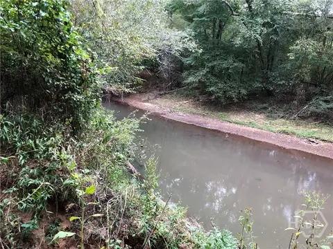 View/Area - 1171 River Run, Bishop, GA 30621 photo 2 of 9