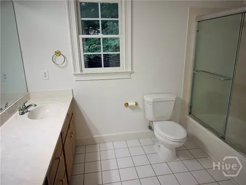 Bath - 1171 River Run, Bishop, GA 30621 photo 5 of 6
