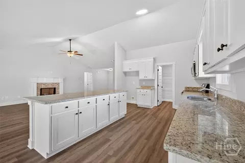 Entry Way - 108 Sycamore Dr #19, Colbert, GA 30628 photo 3 of 4