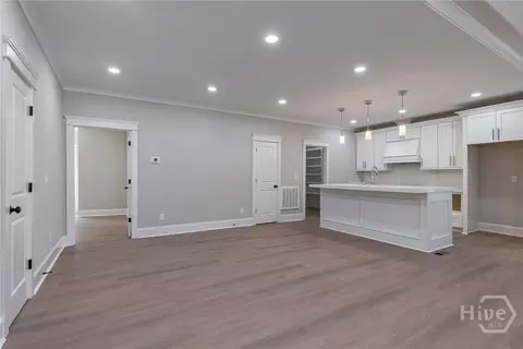 Living - 540 Sunset Ave, Comer, GA 30629 photo 7 of 10