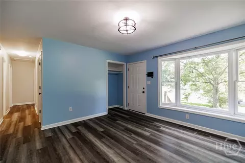 Living - 348 Alberta Dr, Colbert, GA 30628 photo 2 of 3