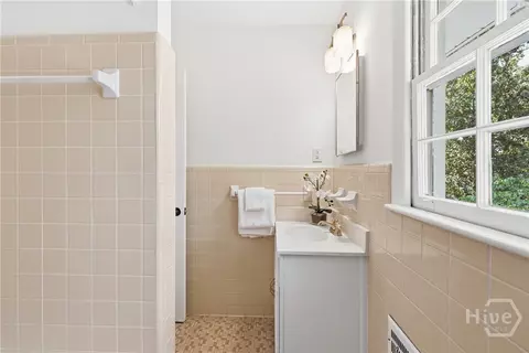 Bath - 120 Maple Ln, Athens, GA 30606 photo 6 of 6