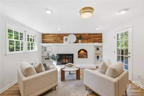 Living - 120 Maple Ln, Athens, GA 30606 photo 4 of 5