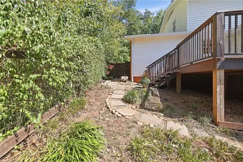 Exterior - 120 Maple Ln, Athens, GA 30606 photo 10 of 11