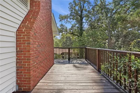 Exterior - 120 Maple Ln, Athens, GA 30606 photo 4 of 11
