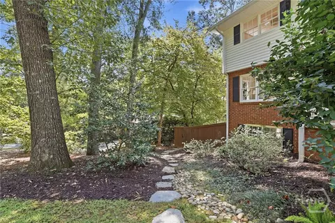 Exterior - 120 Maple Ln, Athens, GA 30606 photo 7 of 11