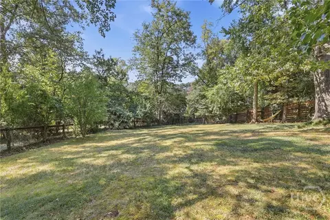 Exterior - 120 Maple Ln, Athens, GA 30606 photo 8 of 11