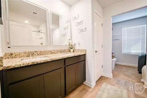 Bath - 103 Clarks Ct, Jackson, GA 30233 photo 2 of 6