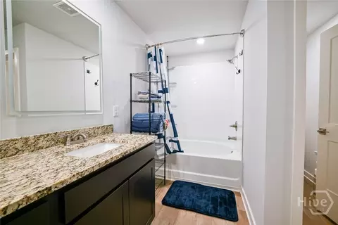 Bath - 103 Clarks Ct, Jackson, GA 30233 photo 5 of 6