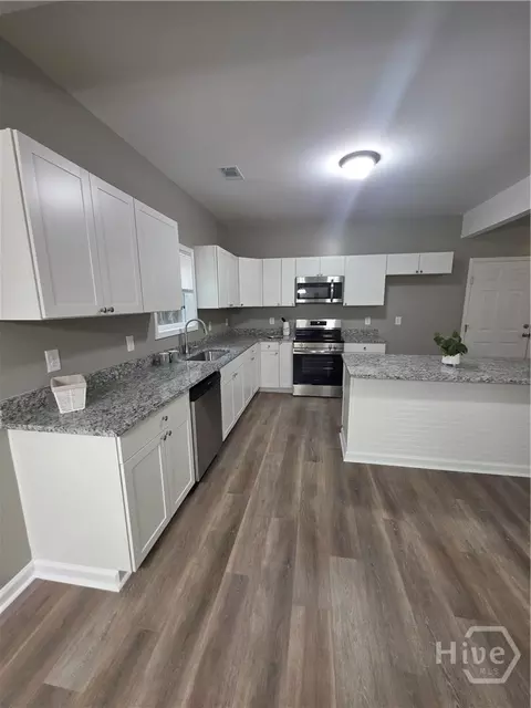 Kitchen - 191 Laura Ln, Commerce, GA 30529 photo 2 of 3
