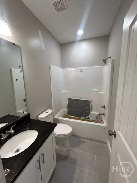 Bath - 113 Sidetrack Cir, Comer, GA 30629 photo 2 of 4