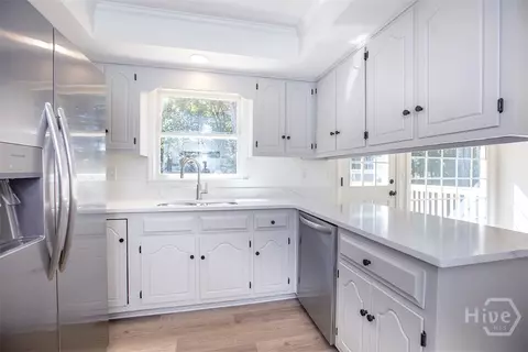 Kitchen - 1230 Astondale Rd, Bishop, GA 30621 photo 2 of 3