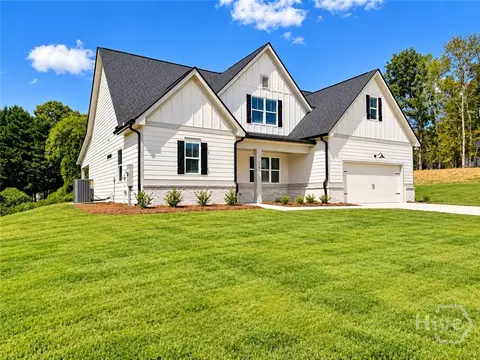 Exterior - 174 Eagles Crest Dr, Commerce, GA 30529 photo 2 of 8