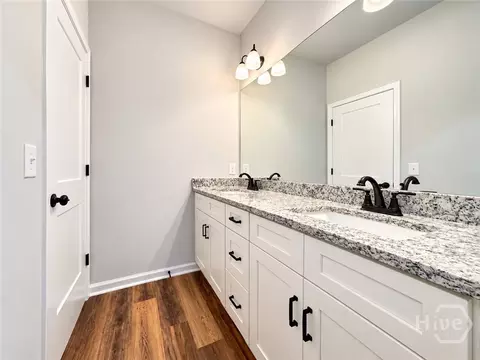 Bath - 174 Eagles Crest Dr, Commerce, GA 30529 photo 3 of 3