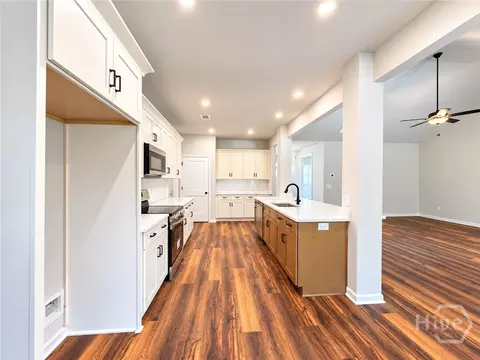 Kitchen - 174 Eagles Crest Dr, Commerce, GA 30529 photo 2 of 2