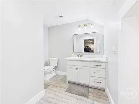 Bath - 1851 Rays Church Rd, Bishop, GA 30621 photo 7 of 13