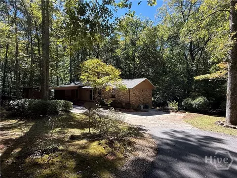 Exterior - 650 Woodside Rd, Athens, GA 30606 photo 2 of 19