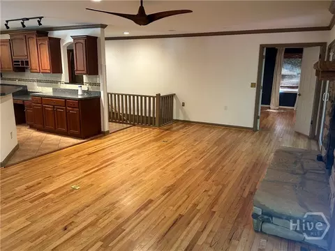 Living - 650 Woodside Rd, Athens, GA 30606 photo 4 of 6