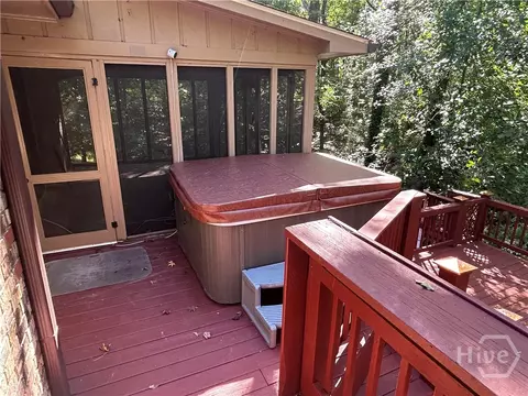 Exterior - 650 Woodside Rd, Athens, GA 30606 photo 13 of 19