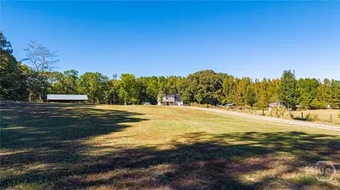 Exterior - 117 Mitchell Farm Rd, Colbert, GA 30628 photo 2 of 11