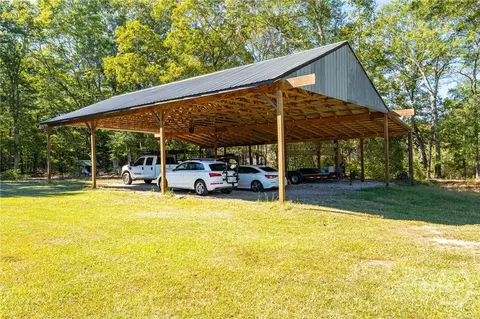 Exterior - 117 Mitchell Farm Rd, Colbert, GA 30628 photo 10 of 11