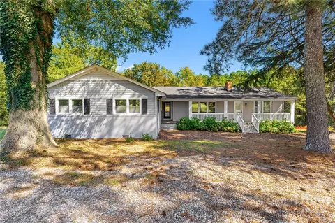 2077 Elberton Hwy, Hartwell, GA 30643