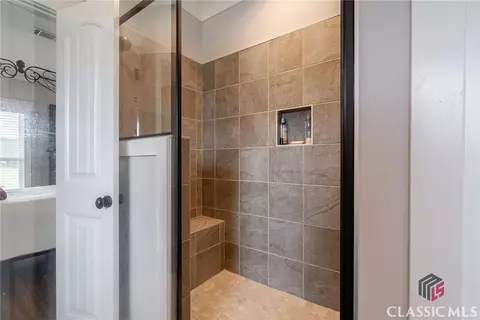 Bath - 600 Piney Grove Rd, Comer, GA 30629 photo 3 of 5