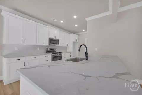 Kitchen - 80 Overlook Trce, Commerce, GA 30529 photo 2 of 4